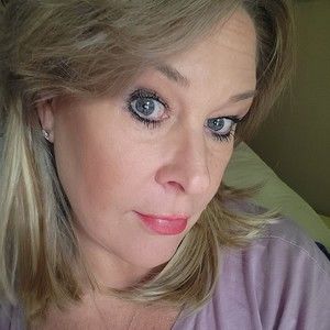 Meet your Posher, Suzanne